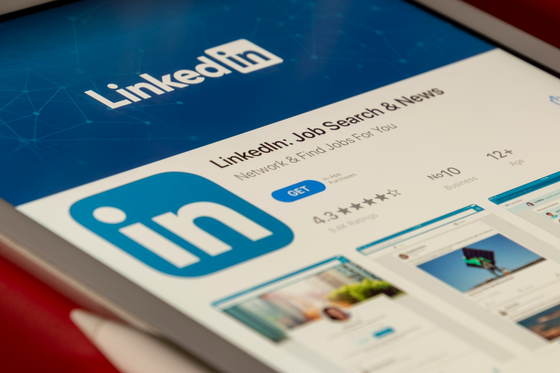 Crafting a Professional LinkedIn Profile Step-by-Step